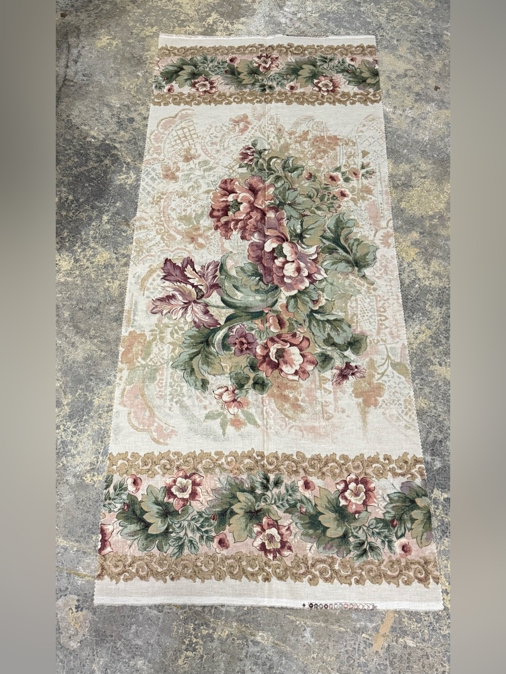 1995 Interior Fabric Design Inc Tapestry Fabric Remnant Cabbage Rose 23"x54" A